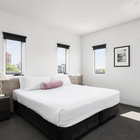 Tyrian Serviced Apartments Fitzroy Мельбурн Экстерьер фото