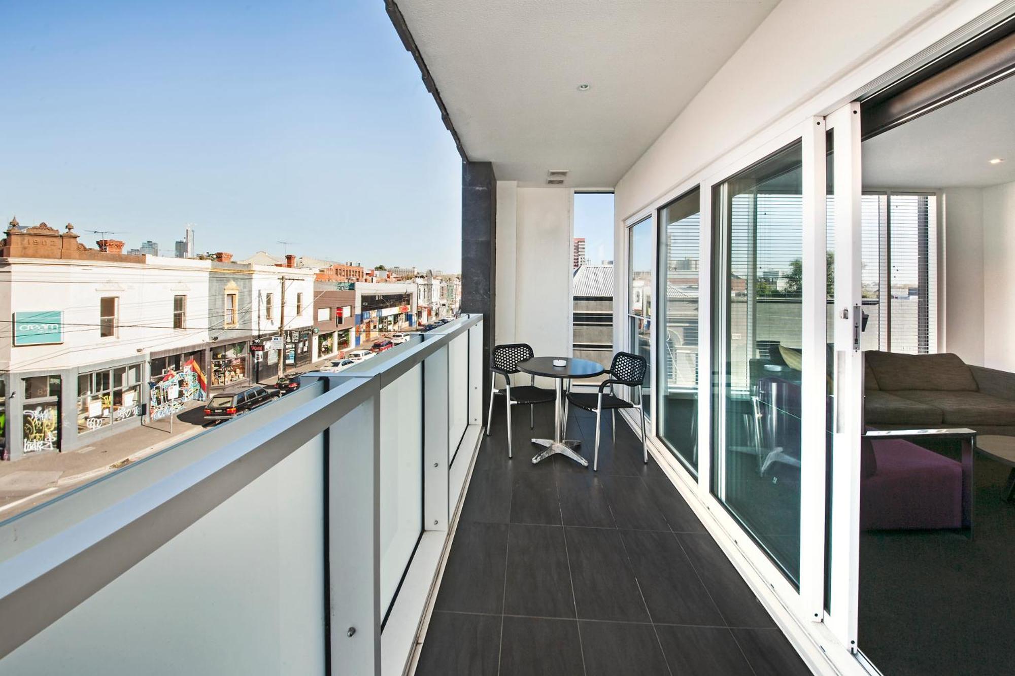 Tyrian Serviced Apartments Fitzroy Мельбурн Экстерьер фото