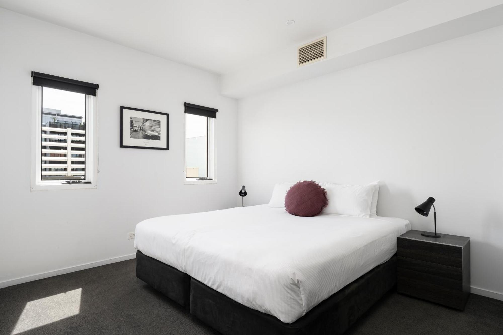 Tyrian Serviced Apartments Fitzroy Мельбурн Экстерьер фото