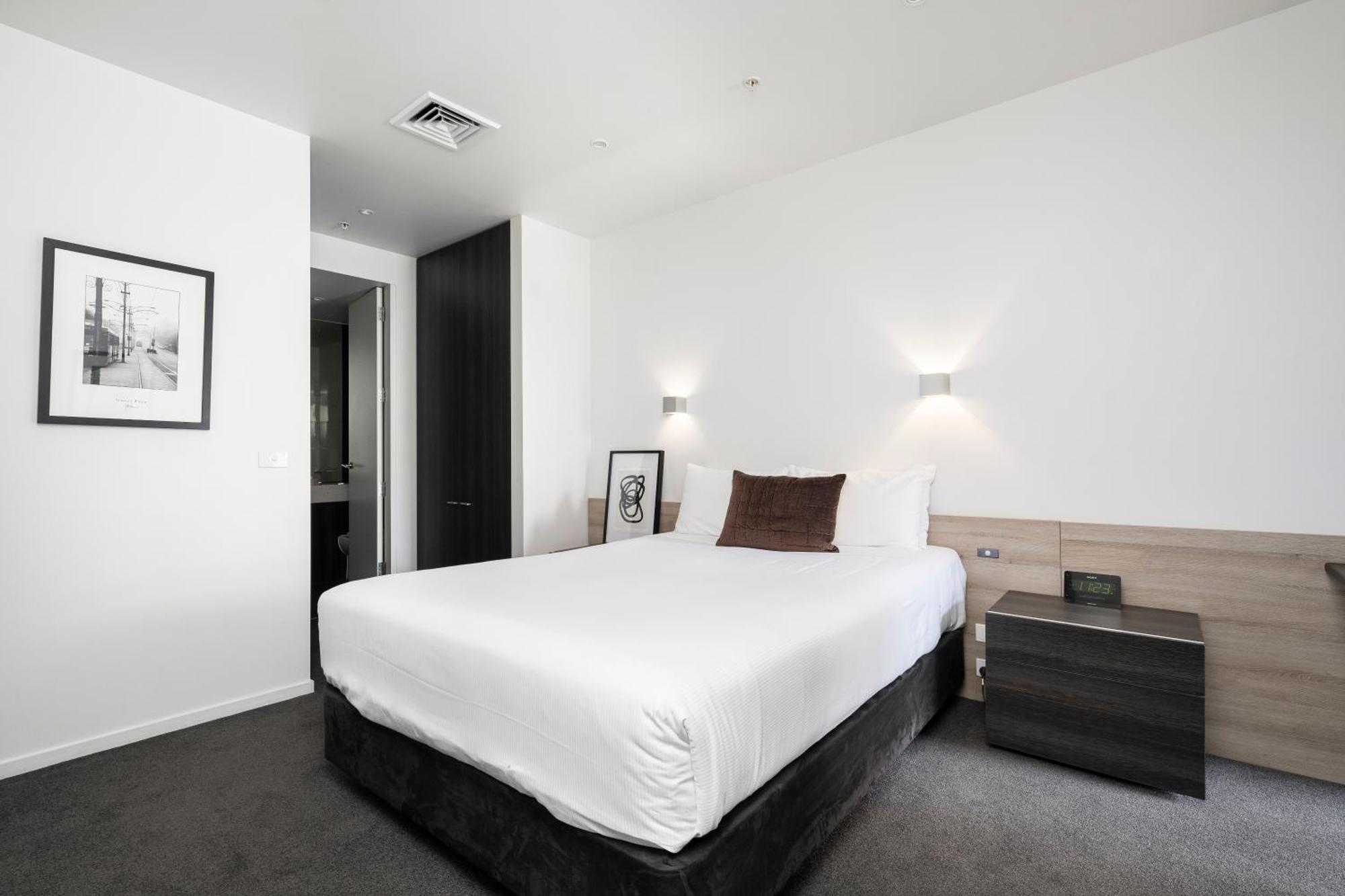 Tyrian Serviced Apartments Fitzroy Мельбурн Экстерьер фото