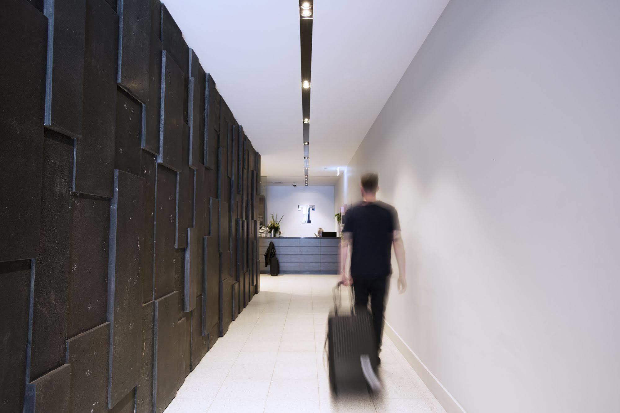 Tyrian Serviced Apartments Fitzroy Мельбурн Экстерьер фото